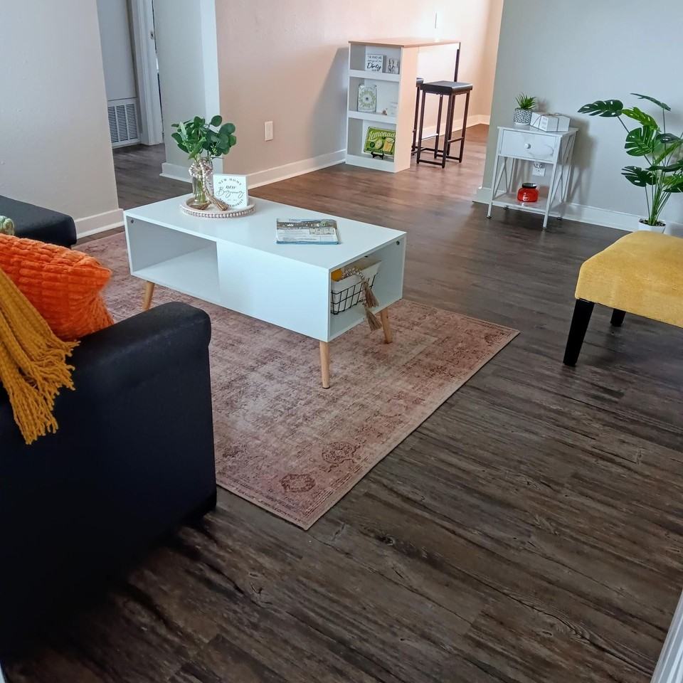 Elmwood Terrace Apartments - Photo 4 of 9