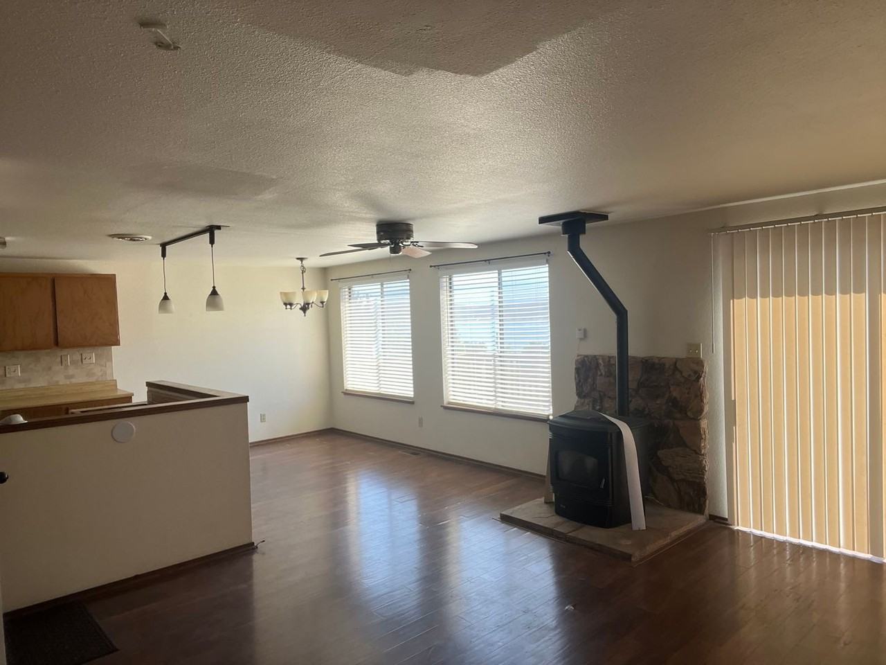 3478 Mark Twain Ave - Photo 2 of 12