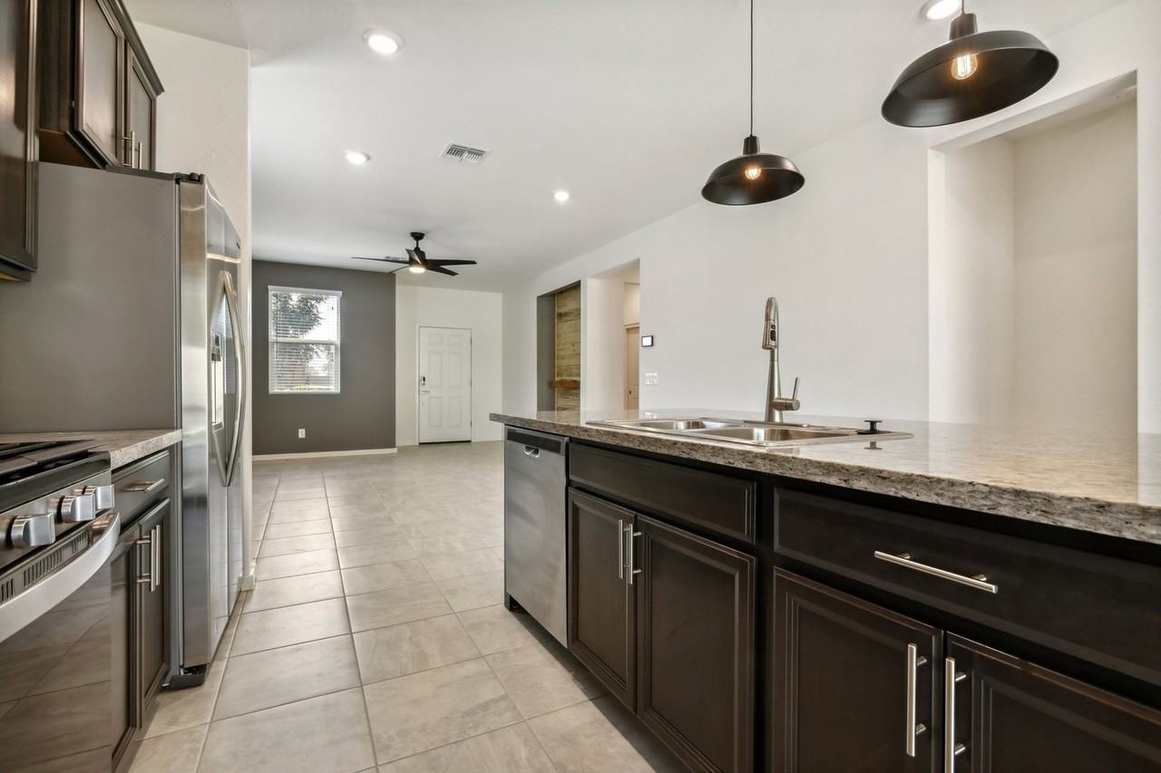 18666 West Puget Avenue - Photo 6 of 24