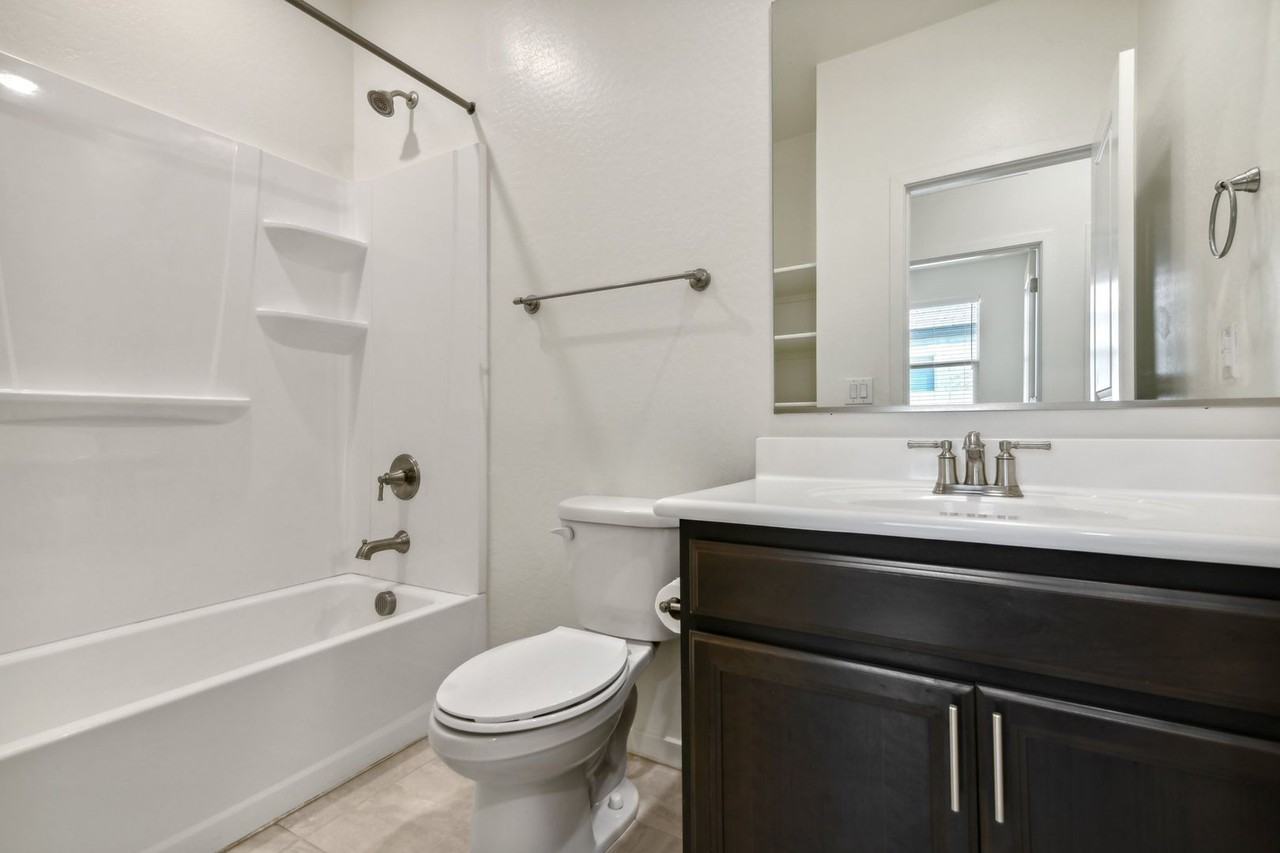 18666 West Puget Avenue - Photo 7 of 24