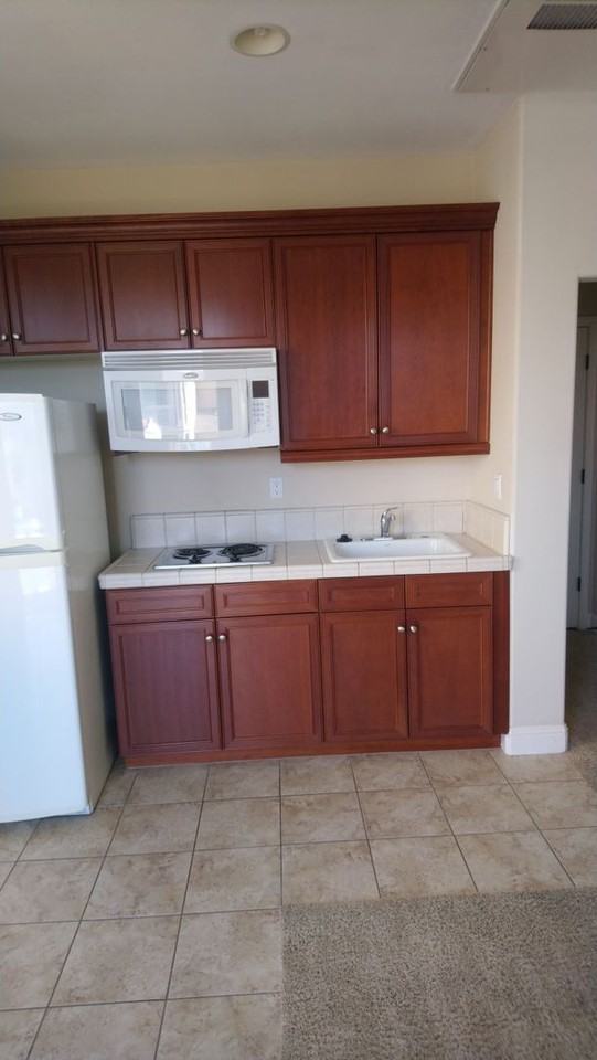1365 Gordon Ln - Photo 5 of 7