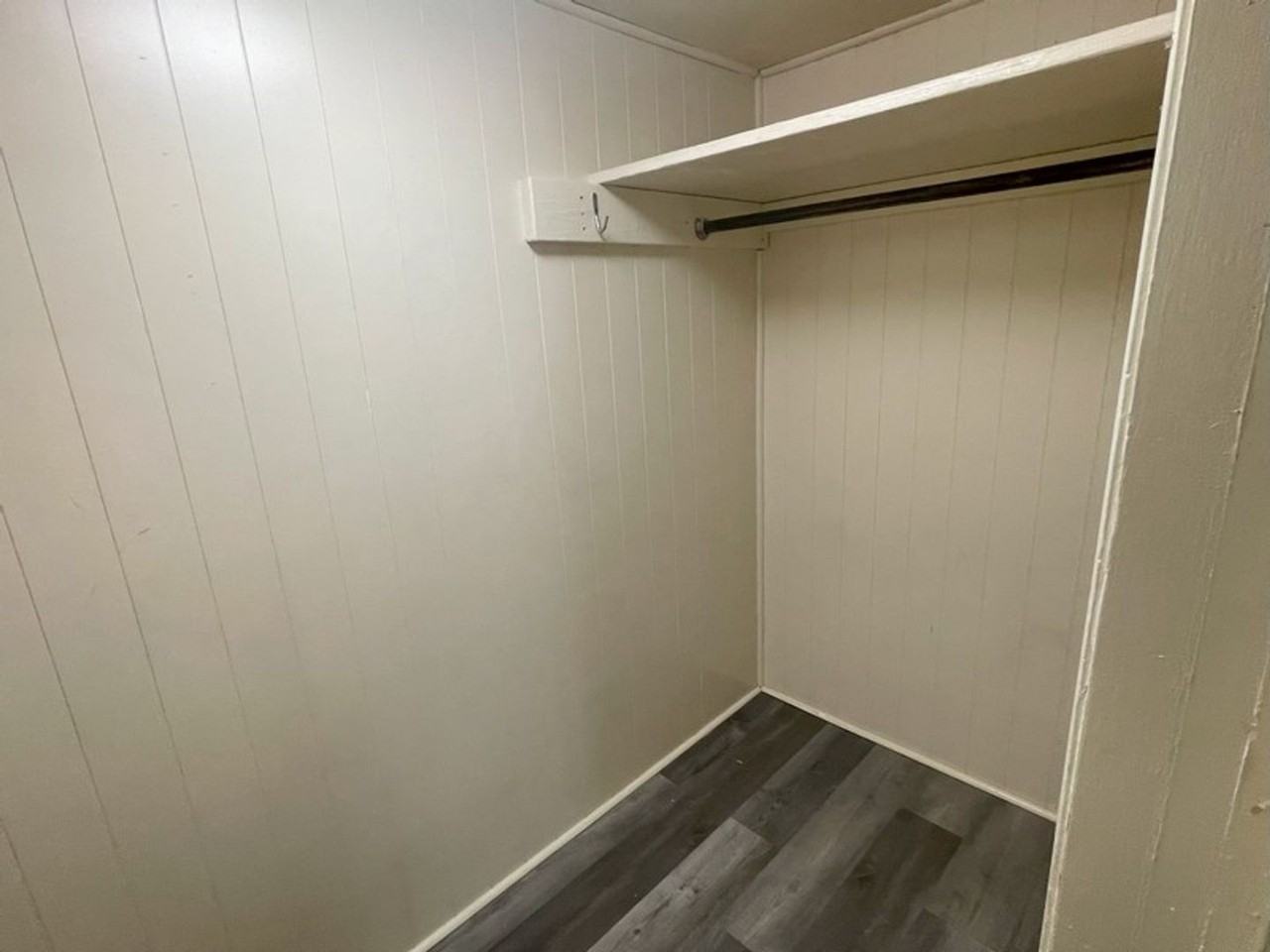 615 18th St - Photo 5 of 6