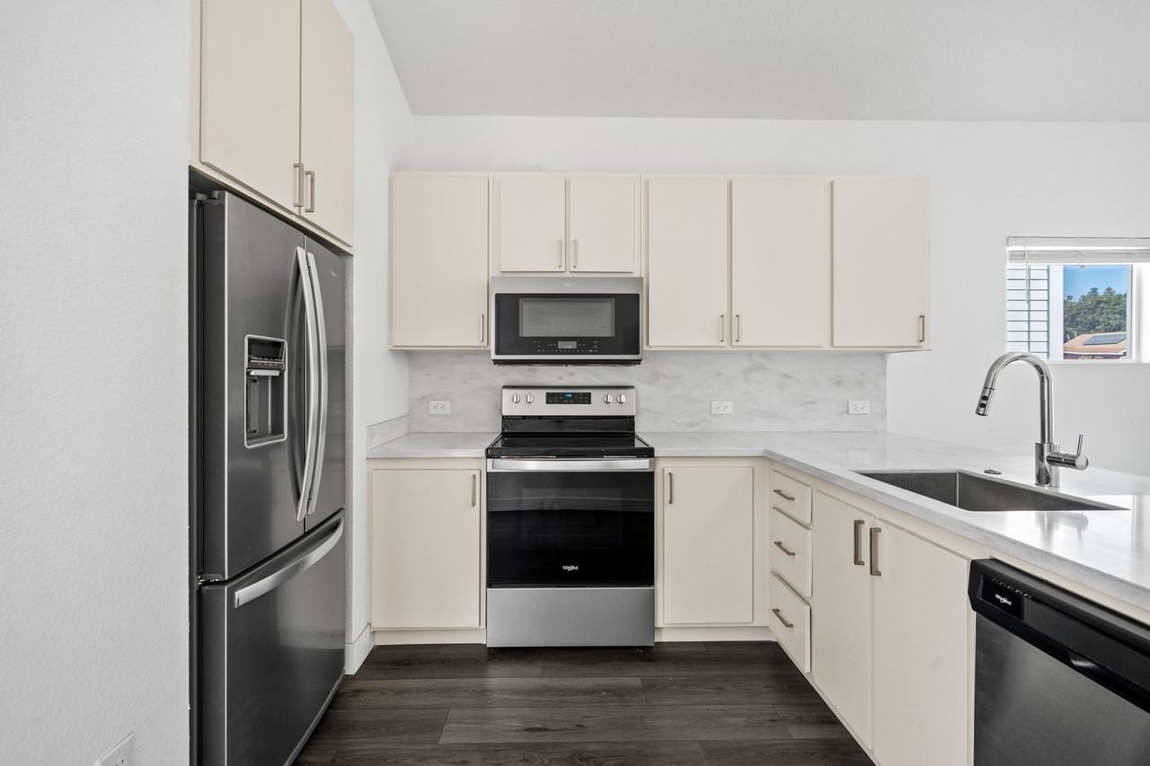 The Highland Park Bungalows - Photo 7 of 40