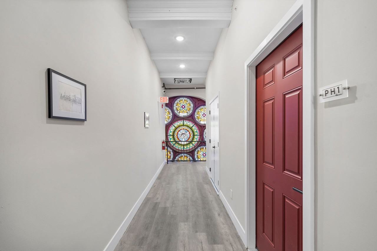 Incredibly redesigned Church - Photo 2 of 18
