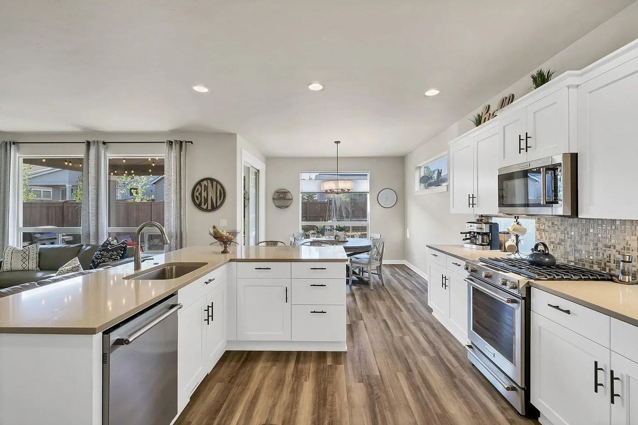 20843 Se Sunniberg Ln - Photo 2 of 17