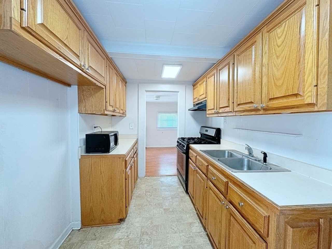 608 Avenue A - Photo 2 of 11