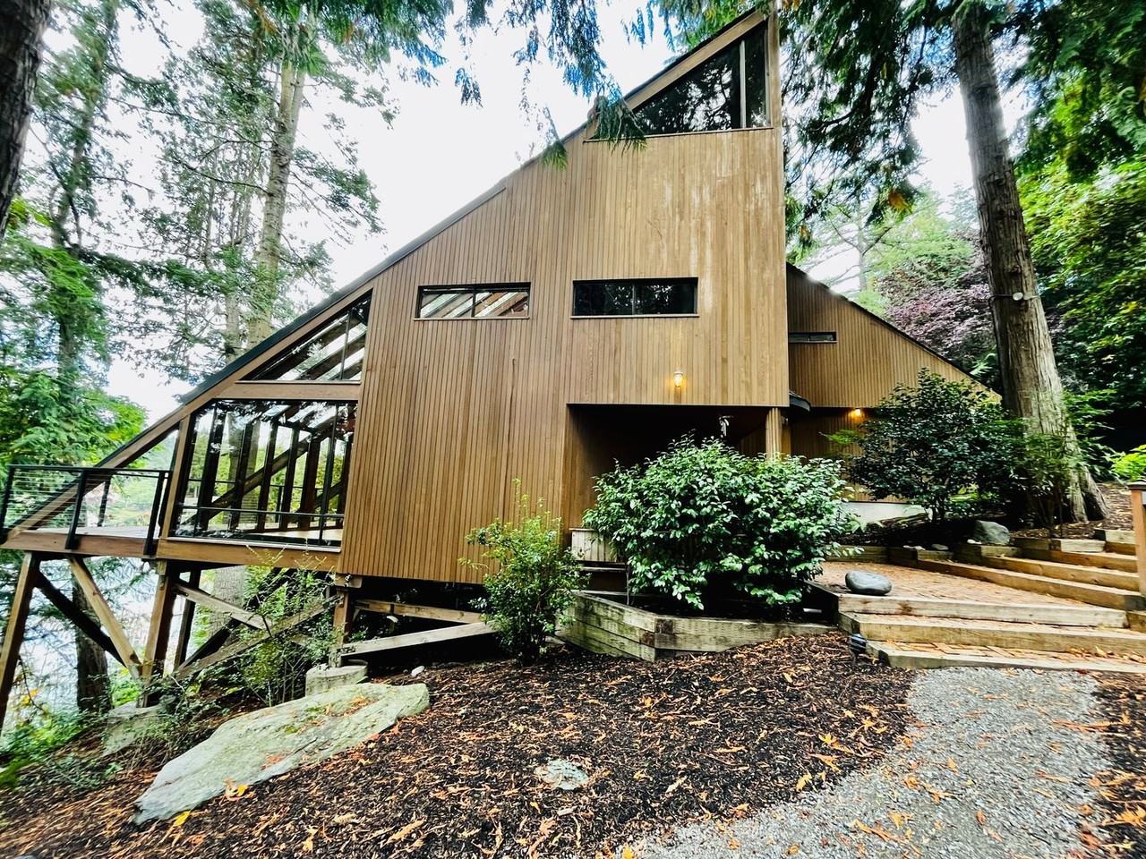 8100 Ne Hidden Cove Rd - Photo 2 of 50