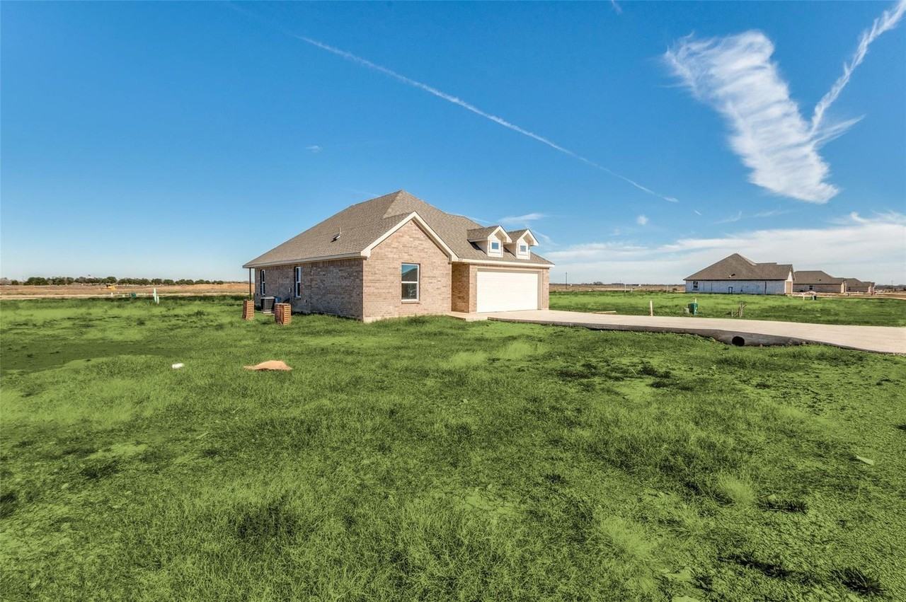 1045 1045 Springview Ln - Photo 2 of 25