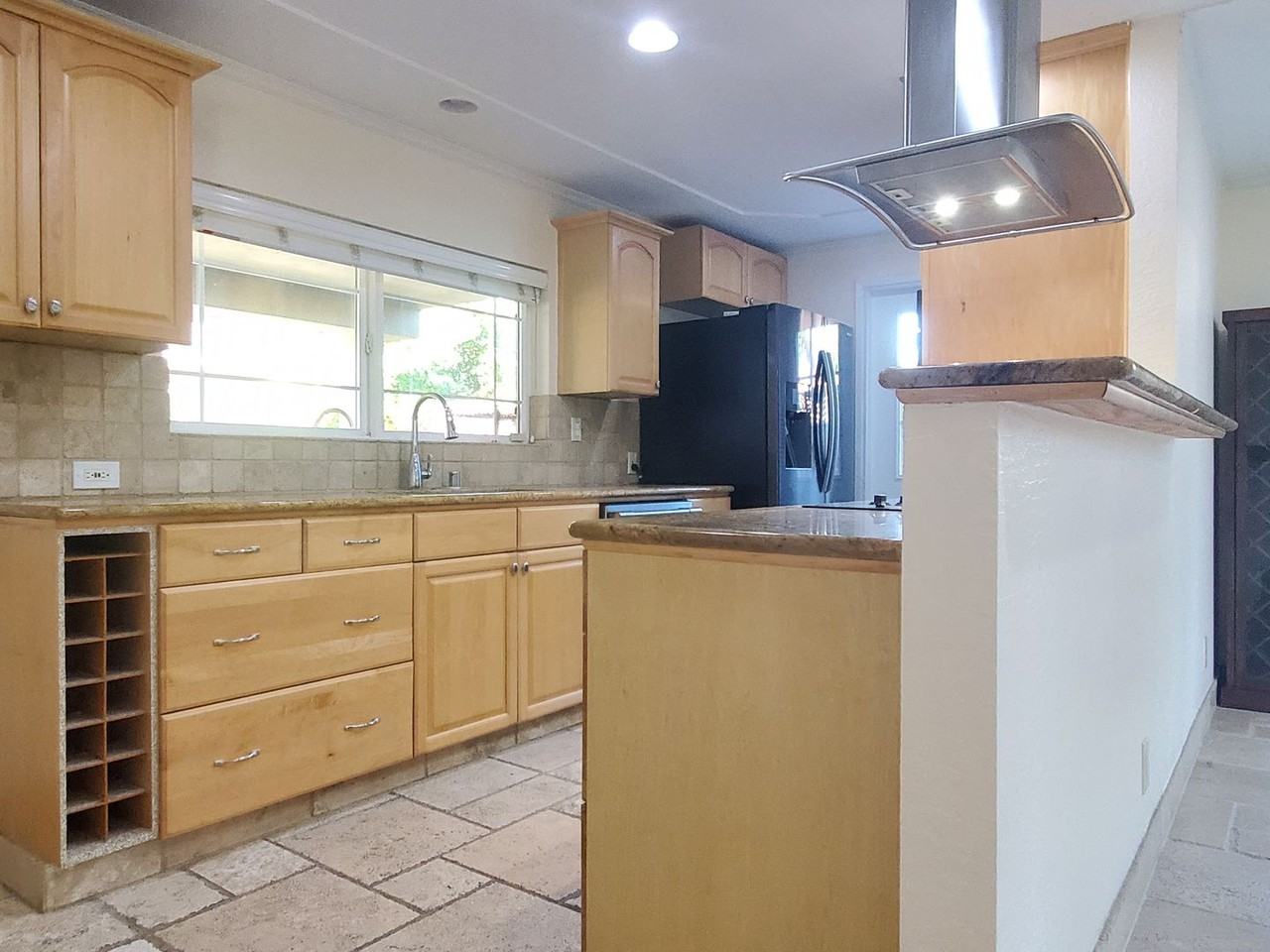 1837 Tioga Way - Photo 3 of 14