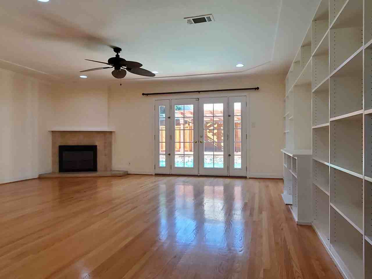 1837 Tioga Way - Photo 5 of 14