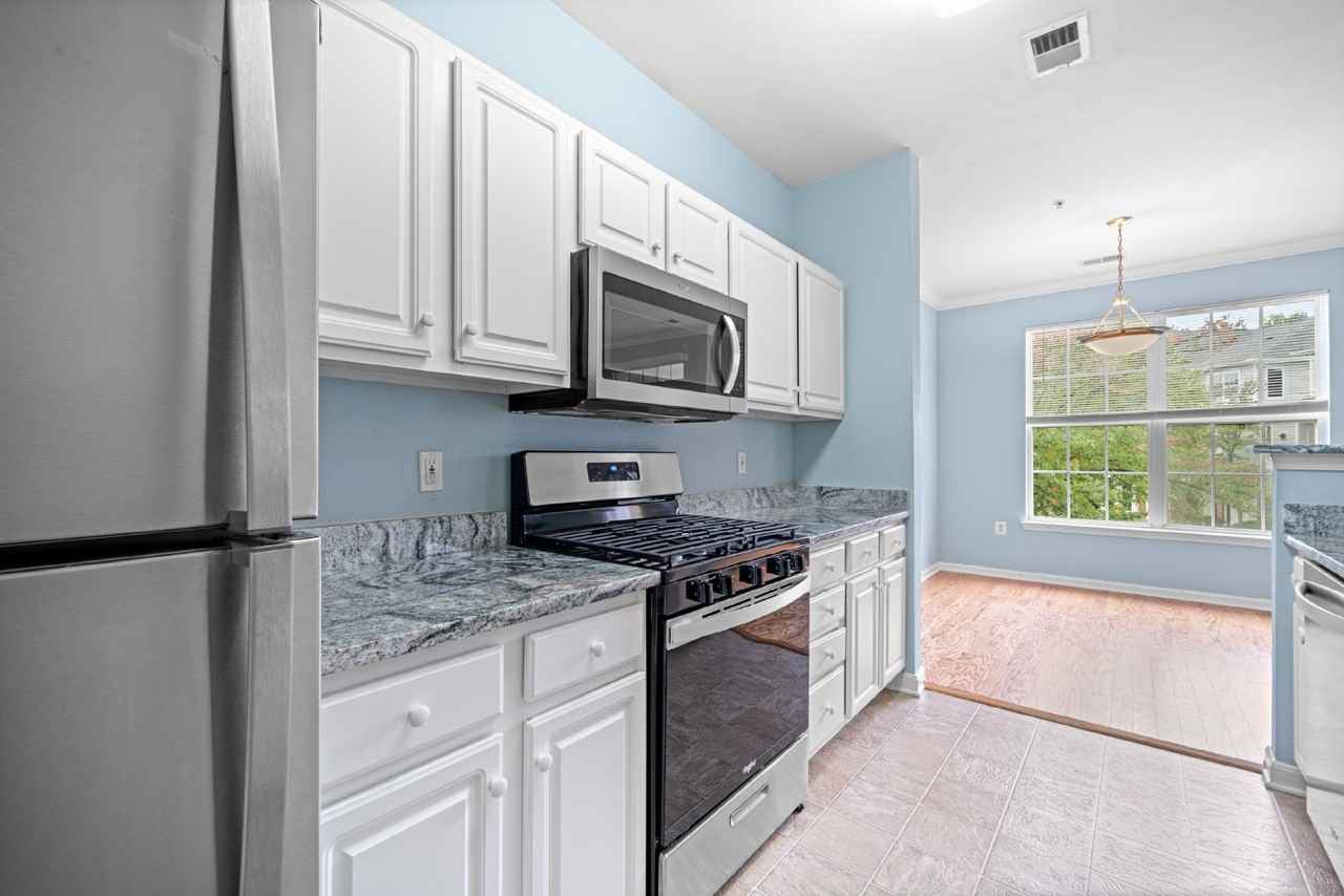 13121 Marcey Creek Rd - Photo 5 of 25