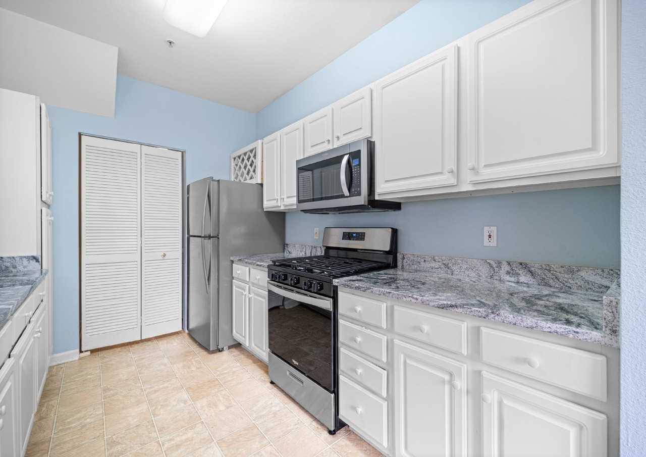 13121 Marcey Creek Rd - Photo 6 of 25