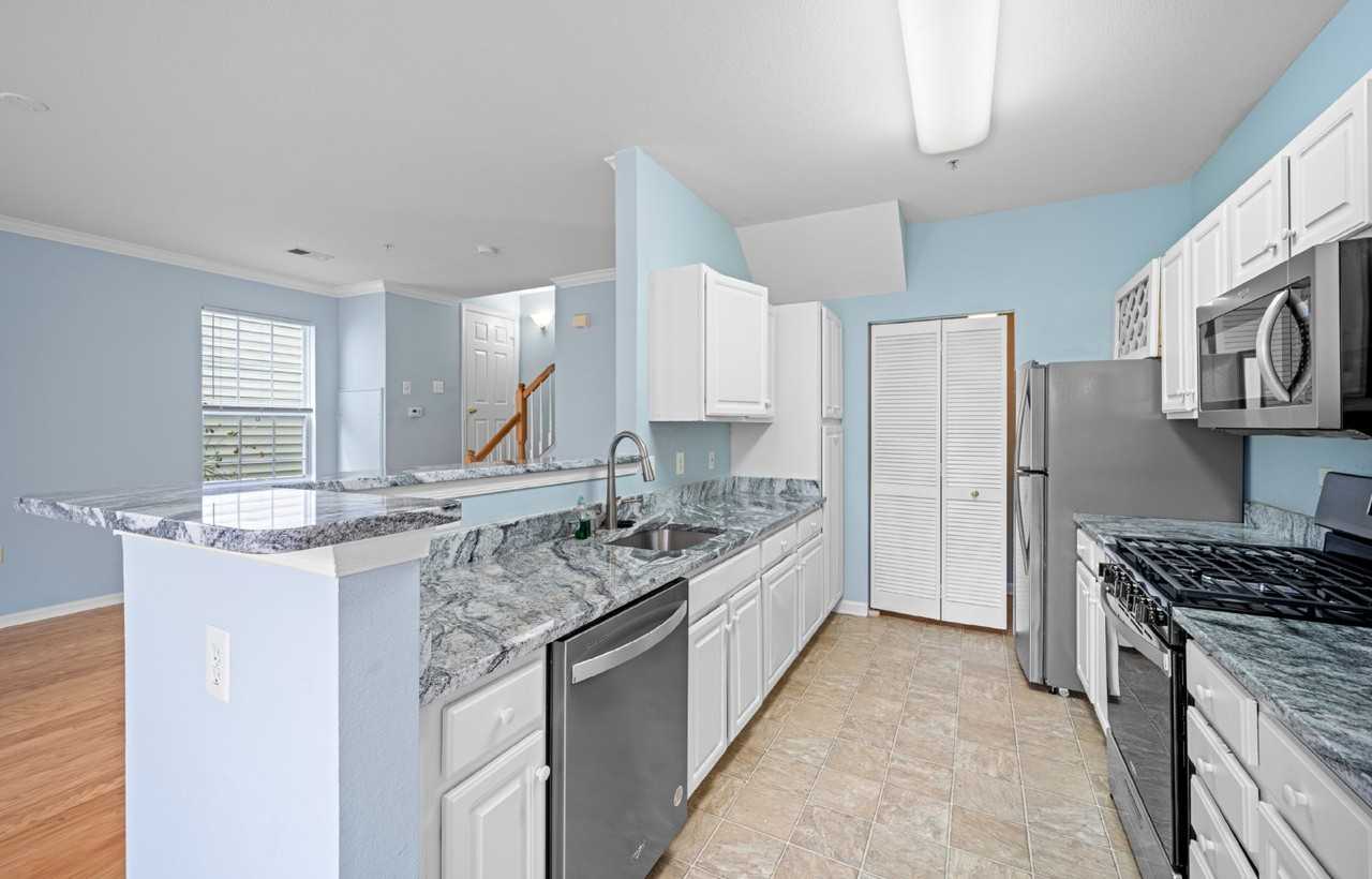 13121 Marcey Creek Rd - Photo 7 of 25