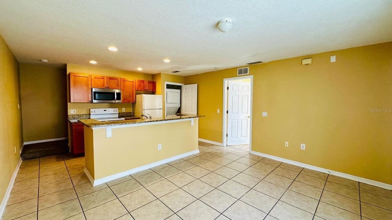 111 Melissa Pl - Photo 3 of 8
