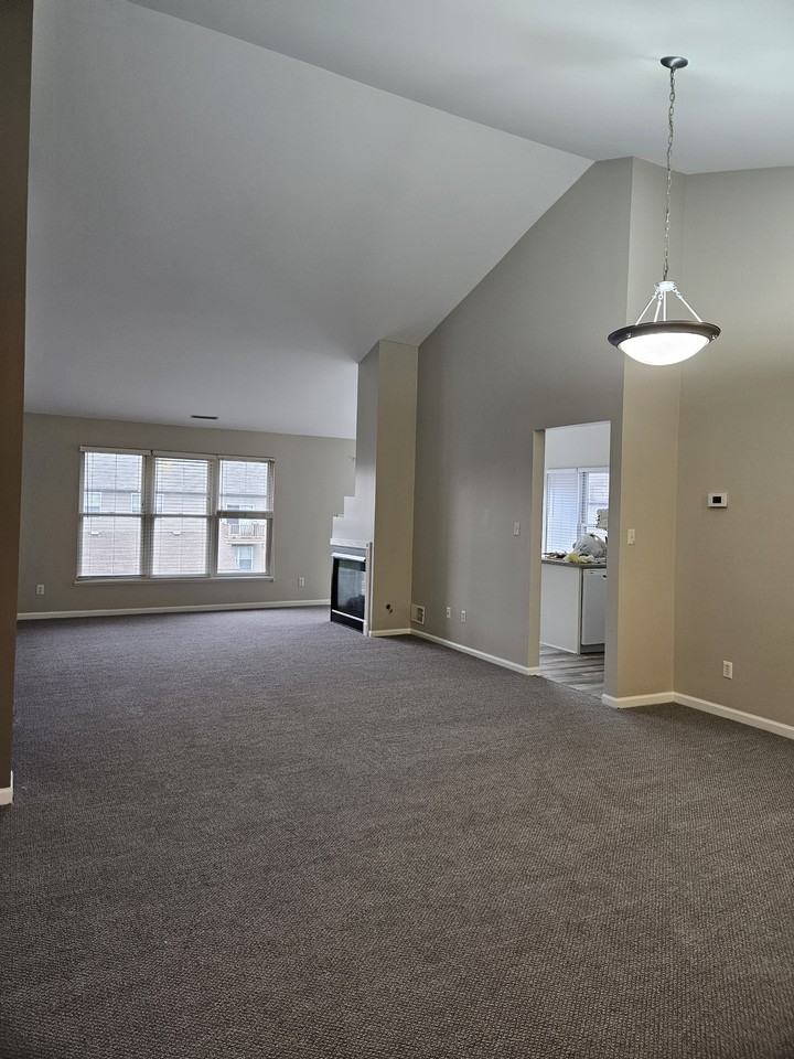 1102 Lakewood Court #1102 - Photo 3 of 14