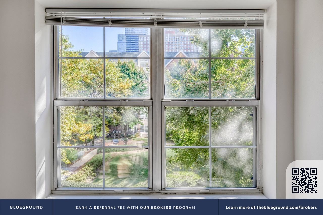 444 Washington Boulevard - Photo 5 of 47