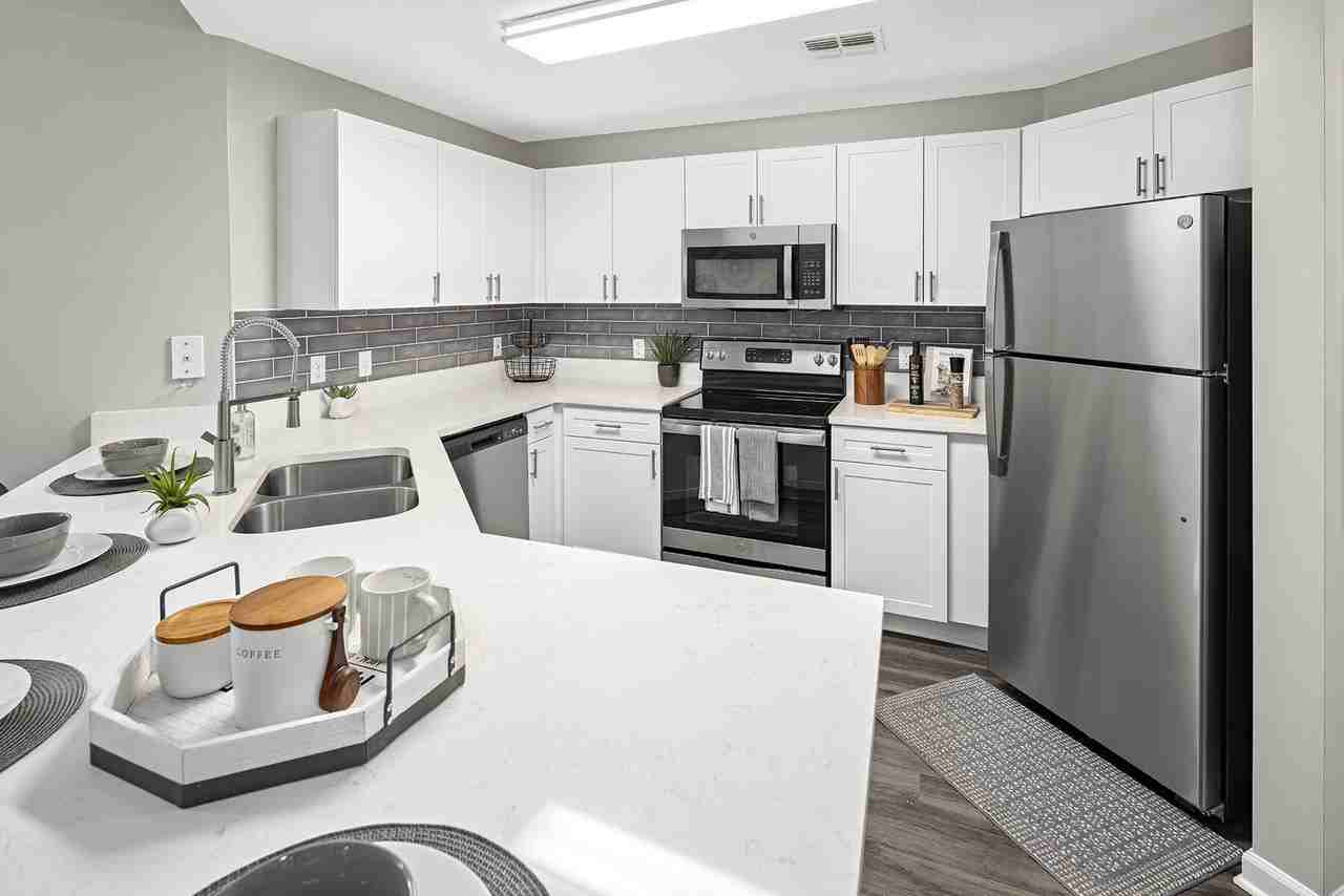 Pointe Parc at Avalon - Photo 2 of 34