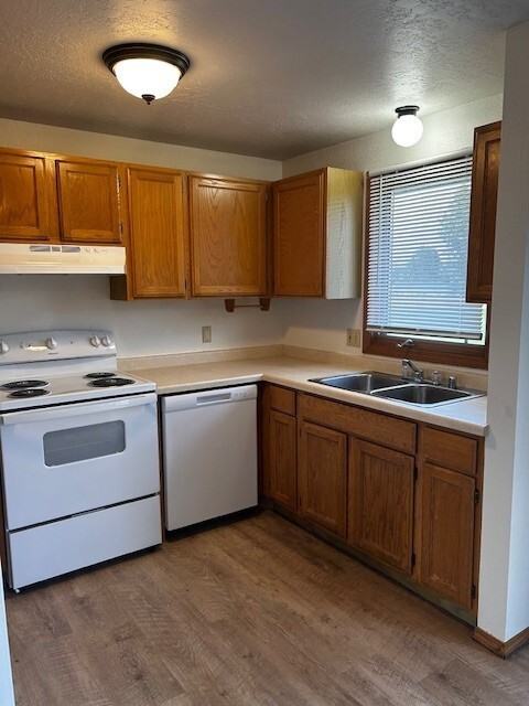 2801 - 2803 Aquarius Rd. - Photo 3 of 23