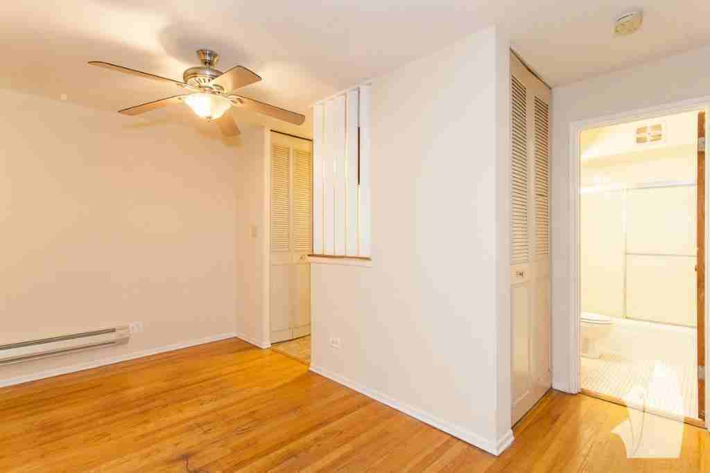 660 W Wrightwood Ave #206 - Photo 3 of 7