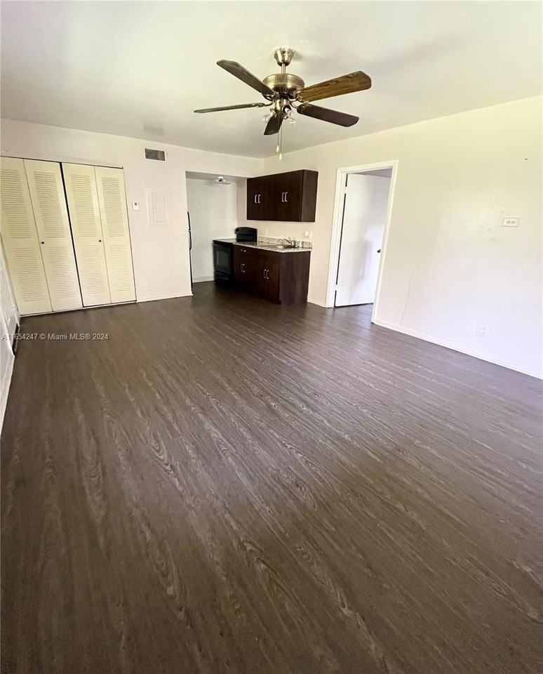 2030 Nw 43rd Ter #8 - Photo 2 of 8