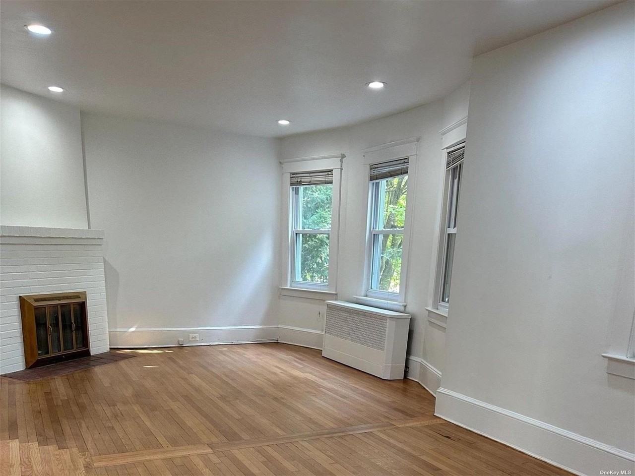 50 Arrandale Ave - Photo 3 of 17