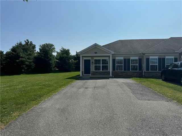 206 Huntington Ln - Photo 2 of 14