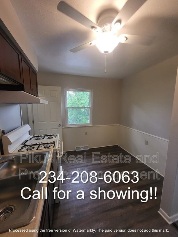 3639 Albrecht Ave - Photo 6 of 19