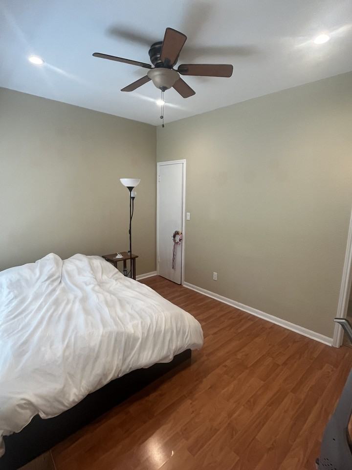 712 W 21st St #201 - Photo 5 of 14