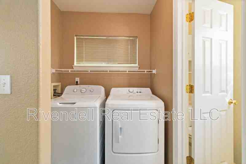 1529 Spring Water Way - Photo 4 of 16