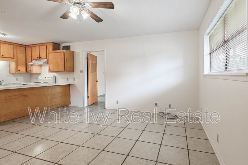 120 Mcadams Ln #G - Photo 4 of 20