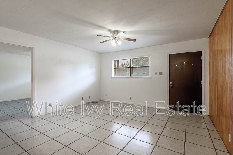 120 Mcadams Ln #G - Photo 5 of 20