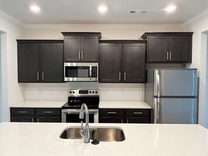 712 Goswell Dr - Photo 2 of 29