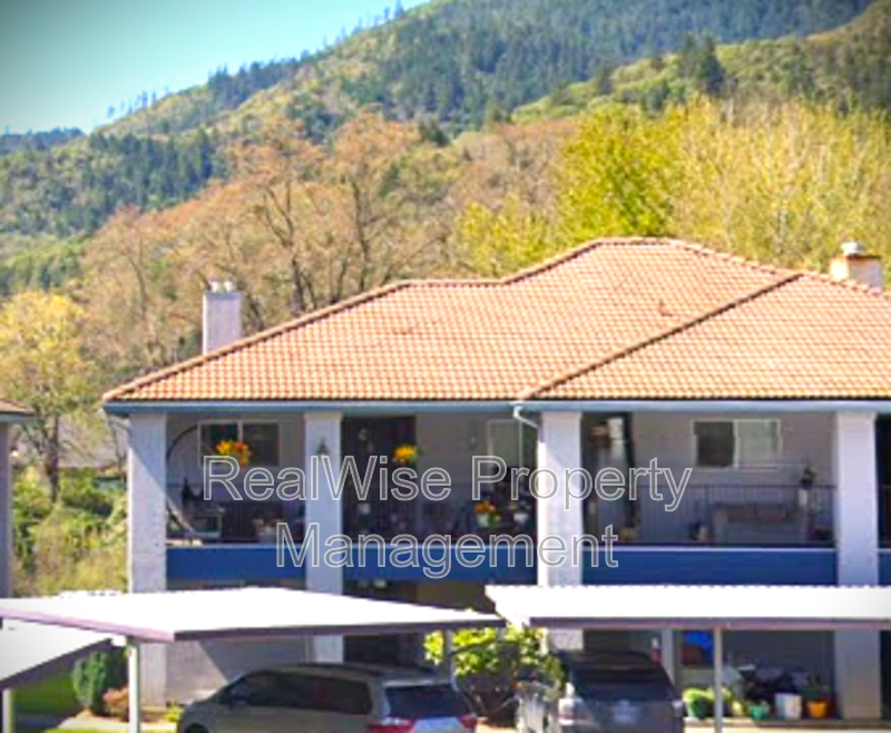 815 Pine St #7 - Photo 2 of 35