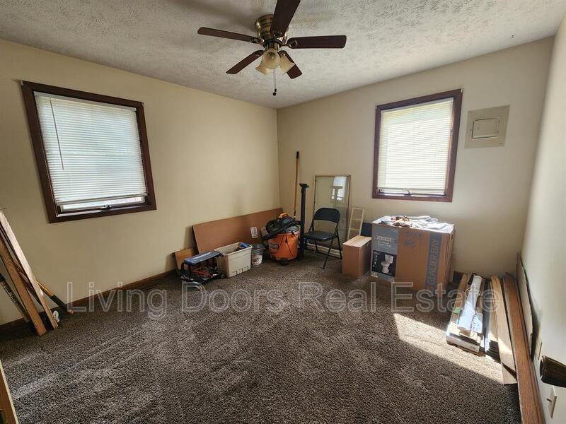 2041 South St - Photo 3 of 4