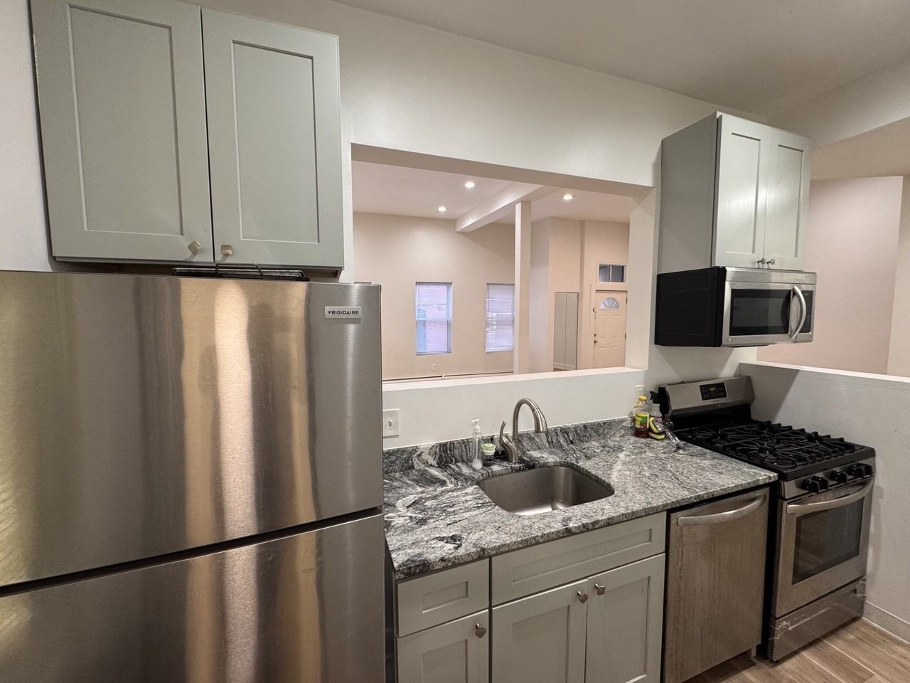 11 Bismarck St - Photo 7 of 16