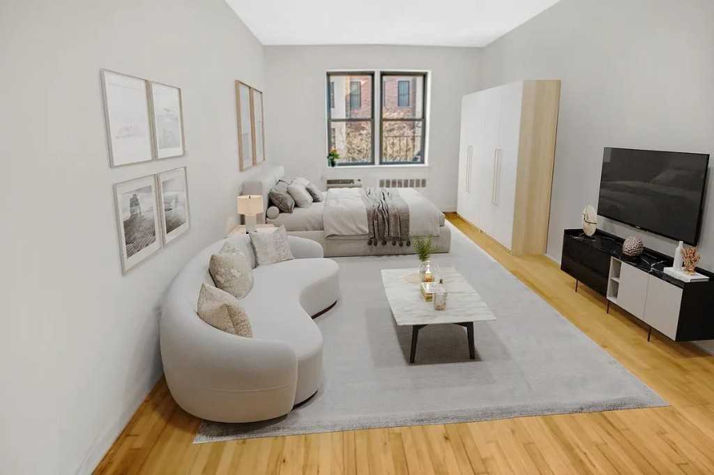 E 88th St #3R - Photo 2 of 6