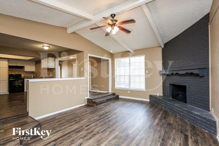 407 E Timberview Ln - Photo 3 of 15