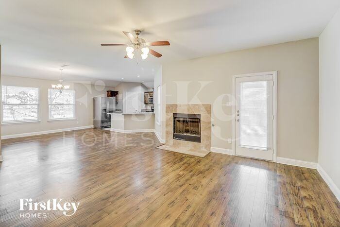 606 Mary Wilson Dr - Photo 2 of 16