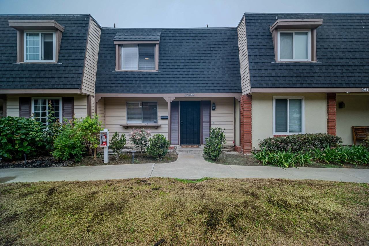 20368 Flora Ln - Photo 4 of 32