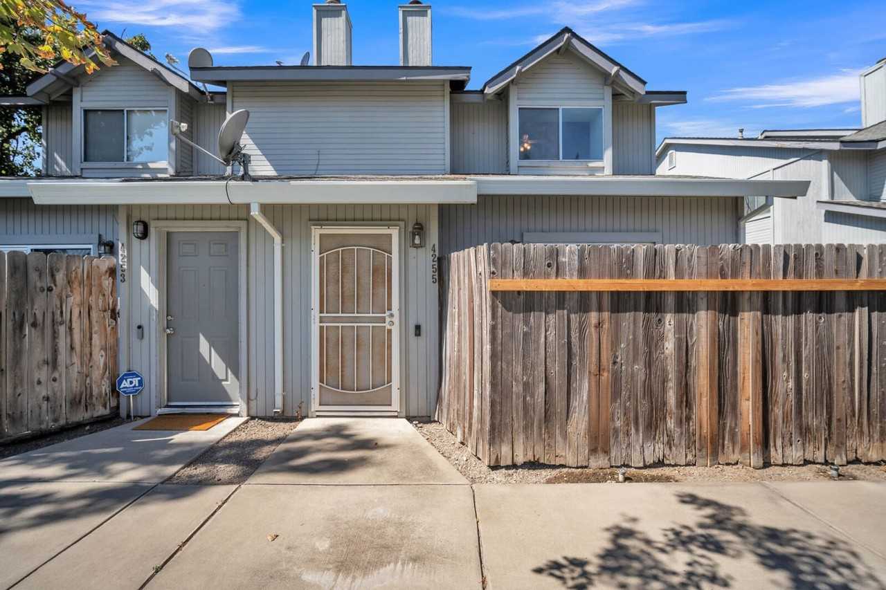 4255 Taylor St - Photo 2 of 26