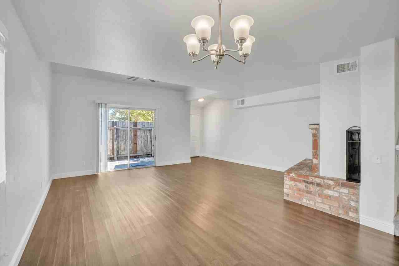 4255 Taylor St - Photo 3 of 26