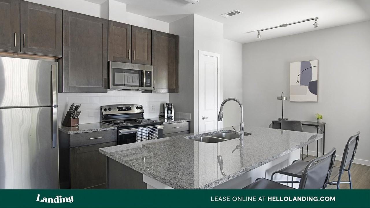 8200 Clarksprings Dr - Photo 3 of 50