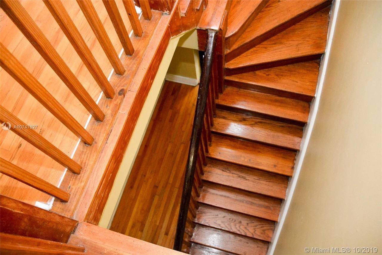 11520 Northeast 6th Avenue #5 - Photo 5 of 12