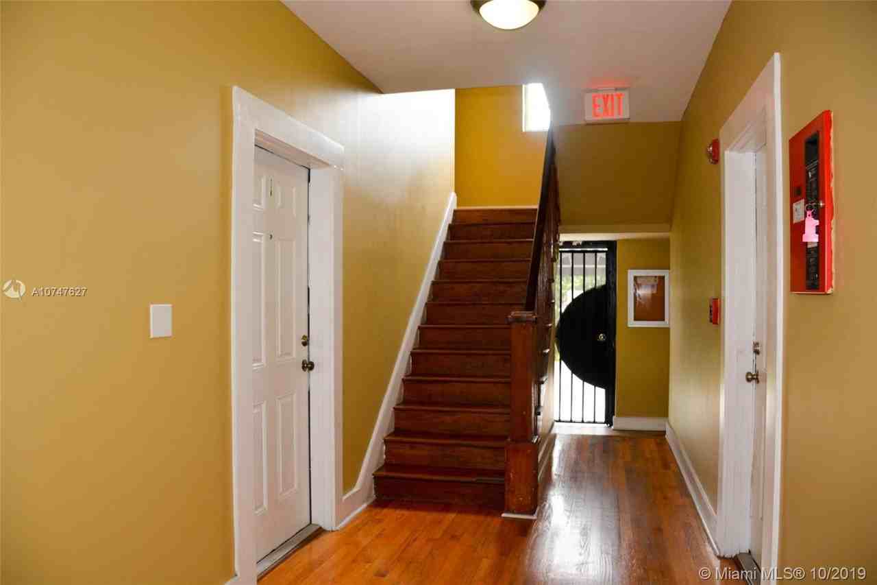 11520 Northeast 6th Avenue #5 - Photo 4 of 12