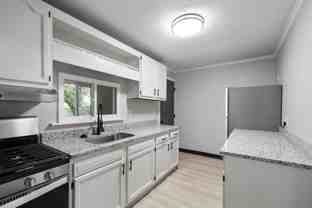 126 Whitaker St - Photo 1 of 1