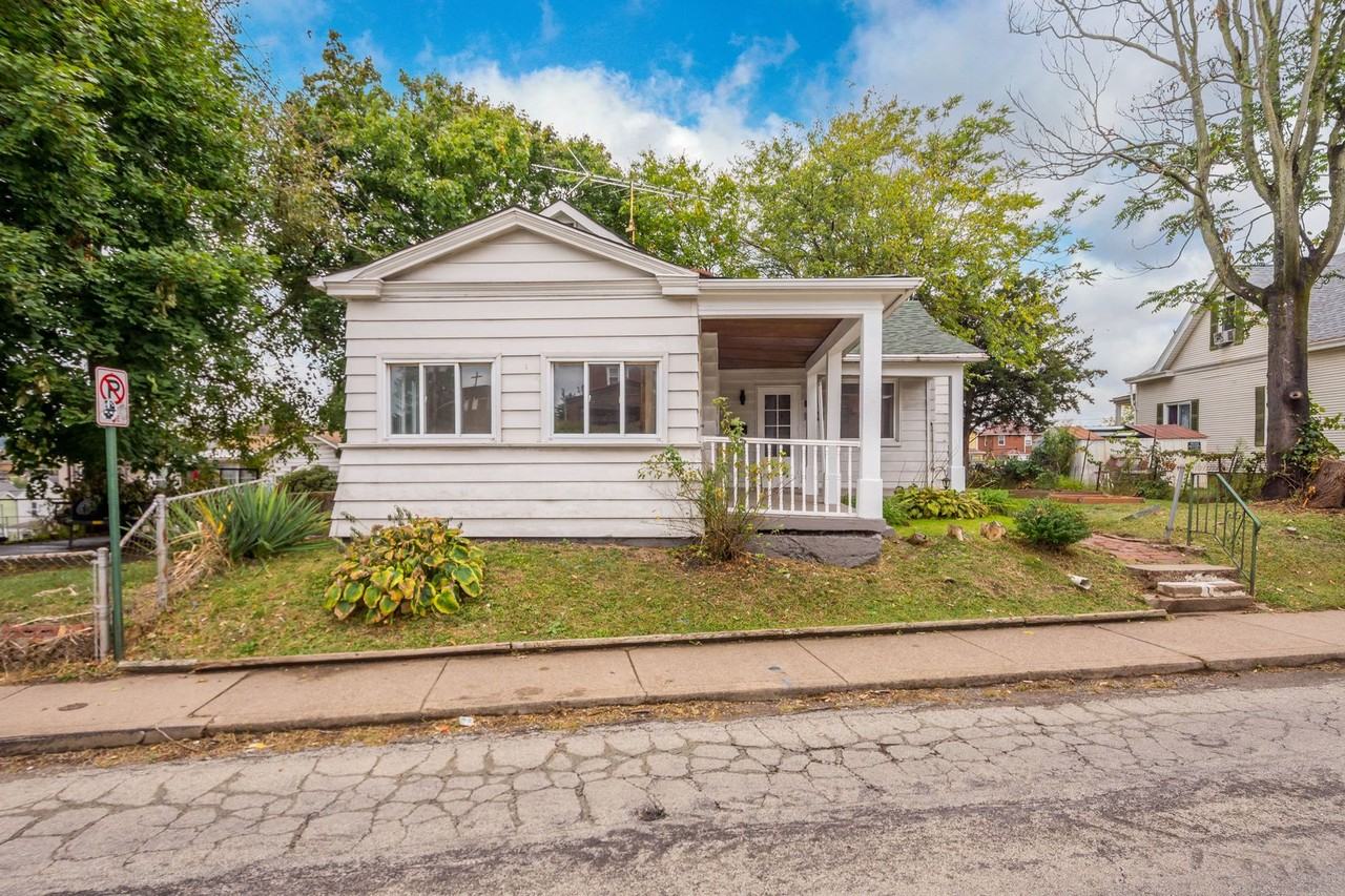 126 Whitaker St - Photo 4 of 36