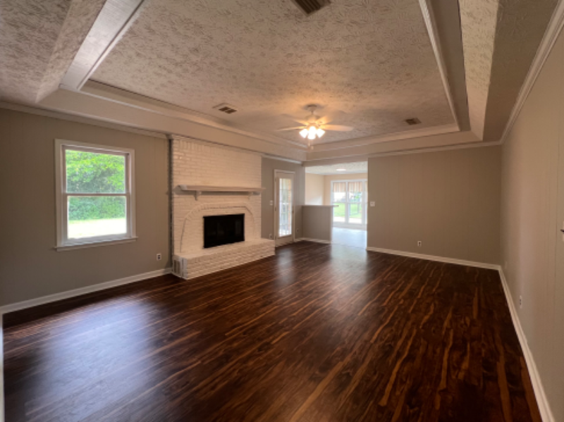 107 Ledyard Dr - Photo 2 of 20