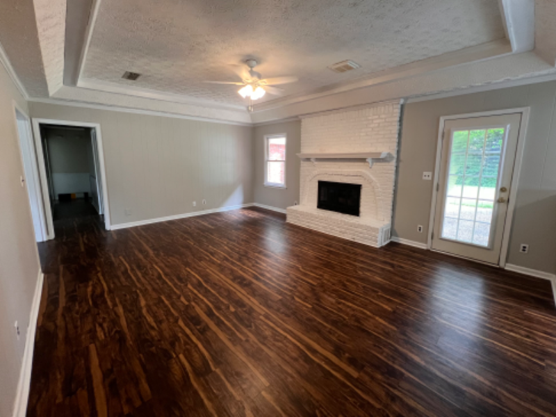 107 Ledyard Dr - Photo 3 of 20