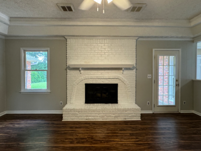 107 Ledyard Dr - Photo 4 of 20