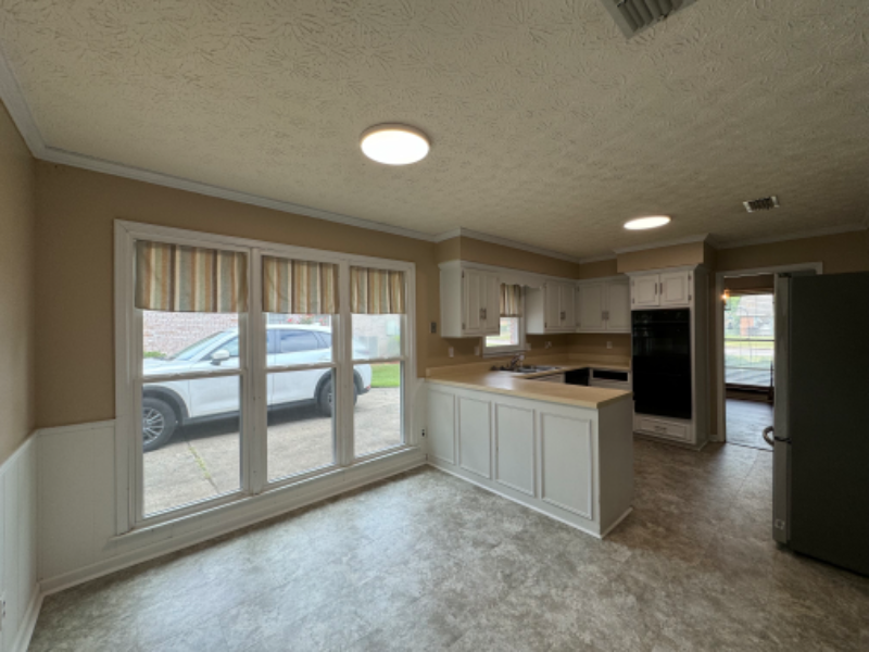 107 Ledyard Dr - Photo 5 of 20